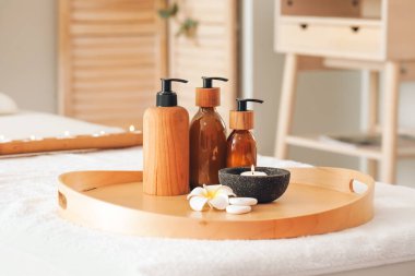 Güzellik salonundaki spa malzemeleri.