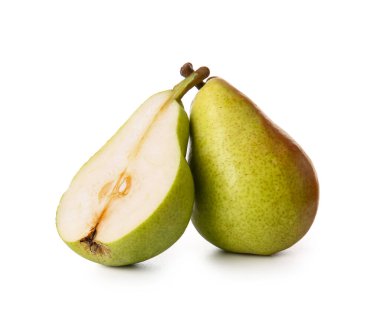 beyaz zemin üzerine olgun armut