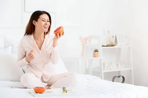 Morning Young Asian Woman Eating Grapefruit Bedroom — Stock Photo, Image