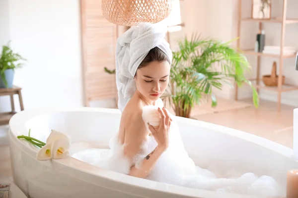 Young Woman Loofah Taking Relaxing Bath Home — Stock Photo, Image