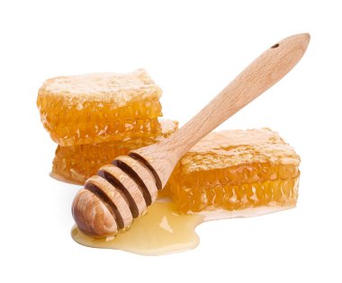 Beyaz arka planda organik bal tarakları ve dipper