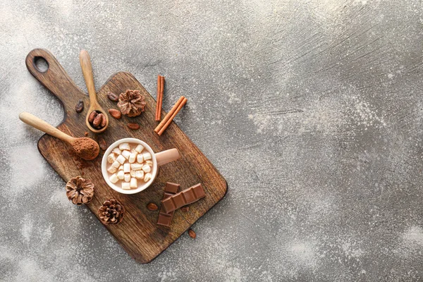 Дошка Чашкою Гарячого Какао Напій Соснові Шишки Шоколад Спеції Гранжевому — стокове фото