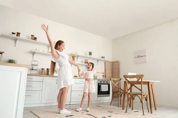 Young Woman Her Little Daughter Dancing Kitchen — Stock Photo, Image