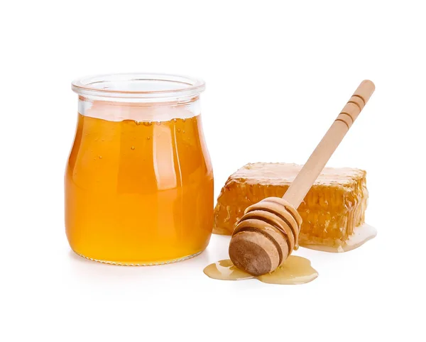 Glas Honig Wabe Und Löffel Auf Weißem Hintergrund — Stockfoto