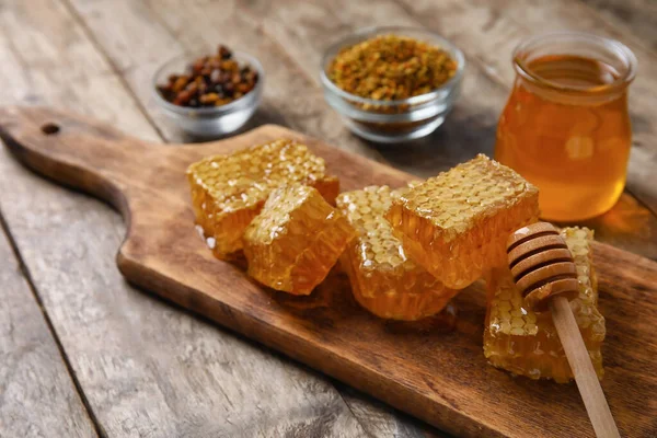 Board Honey Combs Wooden Background — Stock Photo, Image