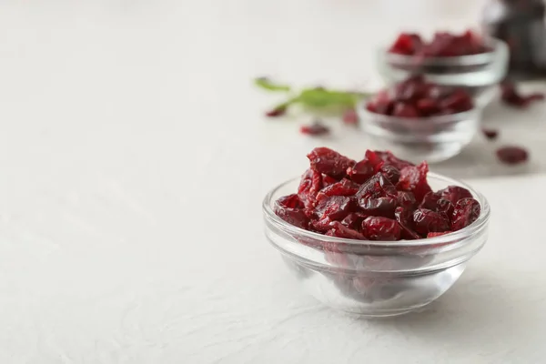 Bowl Tasty Dried Cranberries Light Background Closeup — Stock Photo, Image