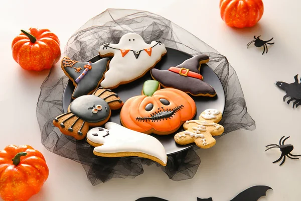 Assiette Avec Des Biscuits Savoureux Pour Célébration Halloween Décoration Sur — Photo