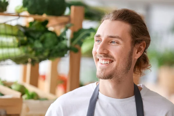 Retrato Del Vendedor Masculino Feliz Mercado — Foto de Stock