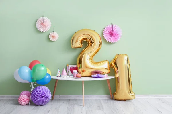 Table Air Balloons Decor Color Wall — Stock Photo, Image