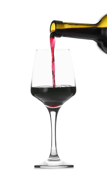 Verser Délicieux Vin Rouge Dans Verre Sur Fond Blanc — Photo