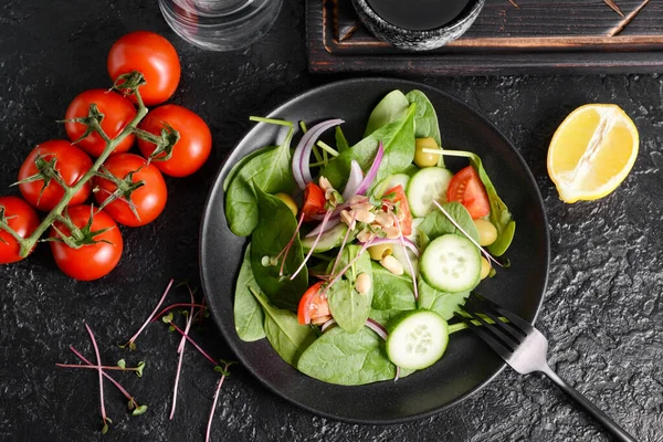 Plate Healthy Salad Peanuts Dark Background — Stock Photo, Image