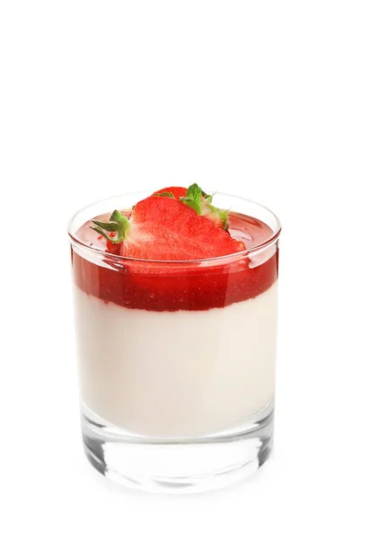 白底玻璃杯中美味的草莓薄荷糖 — 图库照片