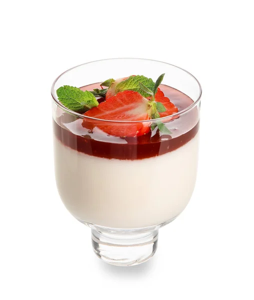 Delicioso Panna Cotta Com Morango Hortelã Vidro Sobre Fundo Branco — Fotografia de Stock