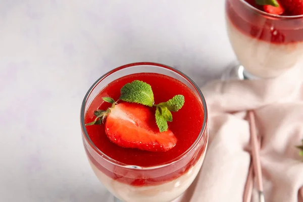 Tasty Homemade Panna Cotta Strawberry Mint Glass Light Background Closeup — Stock Photo, Image