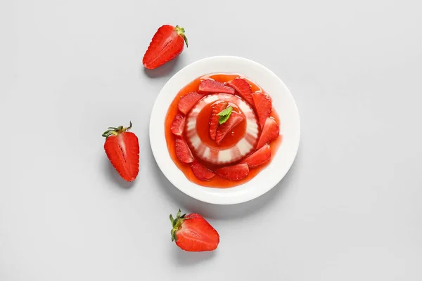 Plate Tasty Strawberry Panna Cotta Mint Light Background — Stock Photo, Image