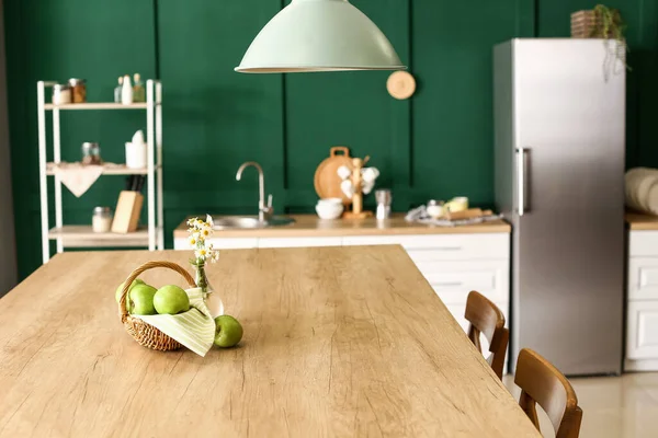 Interior Stylish Kitchen Green Apples Dining Table — Stock Photo, Image