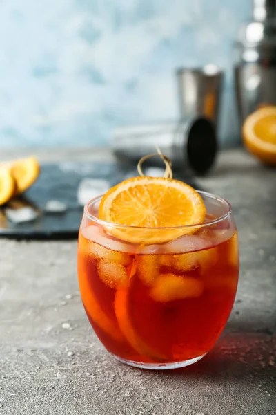 Copo Aperol Coquetel Spritz Sobre Fundo Cinza — Fotografia de Stock