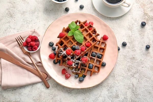 Plate Delicious Chocolate Belgian Waffles Berries Light Background — Stock Photo, Image