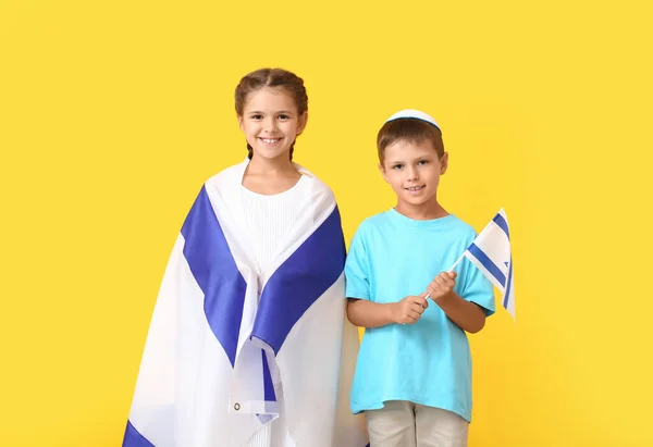 Małe Dzieci Flagami Izraela Tle Koloru — Zdjęcie stockowe