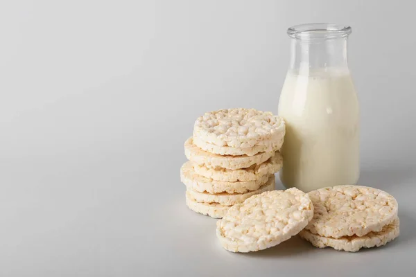 Crispy Rice Crackers Bottle Milk Light Background — Stock Photo, Image