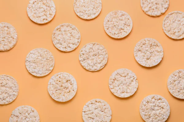 Crispy Rice Crackers Color Background — Stock Photo, Image