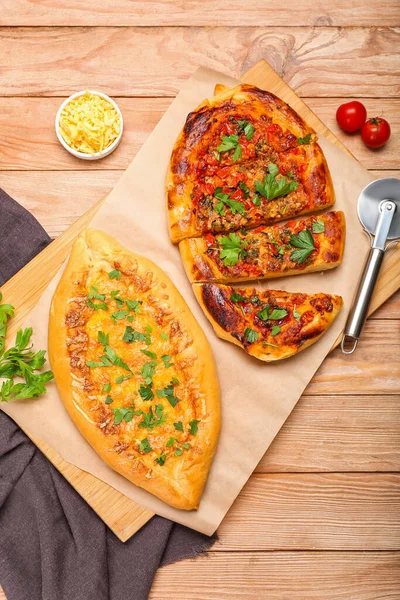 Board Tasty Turkish Pizza Wooden Background — Stock Photo, Image