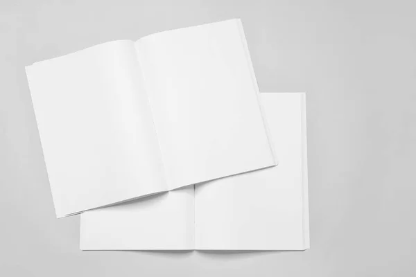 Blanco Tijdschriften Grijze Achtergrond — Stockfoto