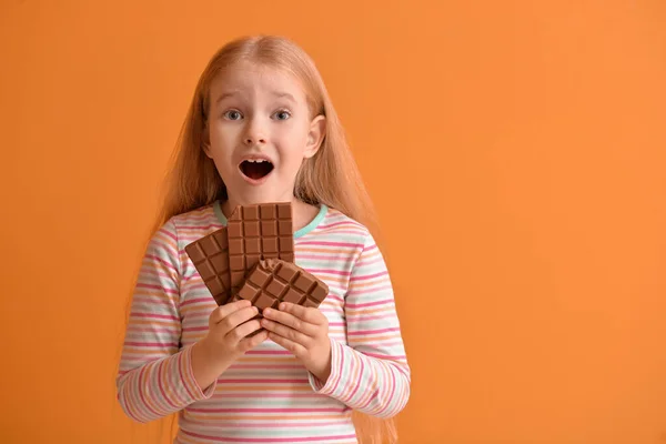 Surprised Little Girl Chocolate Color Background — Stock Photo, Image