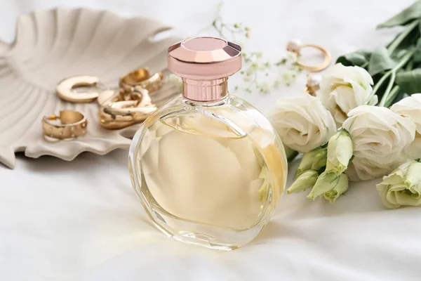 Bottle Perfume White Background Closeup — Stock Photo, Image
