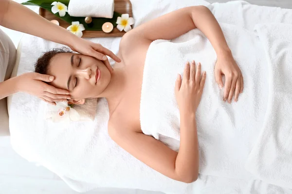 Beautiful Young African American Woman Getting Massage Spa Salon — Stock Photo, Image