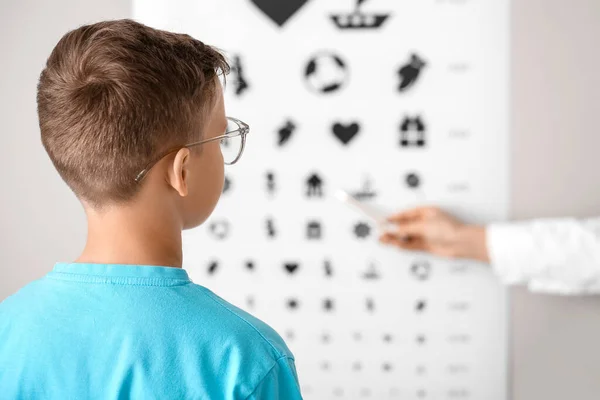 Little Boy Undergoing Eye Test Clinic — Stock Photo, Image