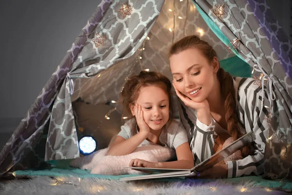Mother Her Little Daughter Reading Fairy Tale Play Tent Home — Stock Photo, Image