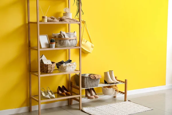 Interior Corredor Elegante Com Unidade Estantes Sapatos — Fotografia de Stock
