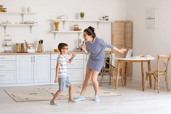 Young Woman Her Little Son Dancing Singing Kitchen — Stock Photo, Image