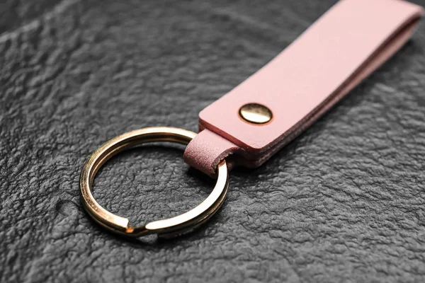Leather Keychain Dark Background Closeup — Stock Photo, Image