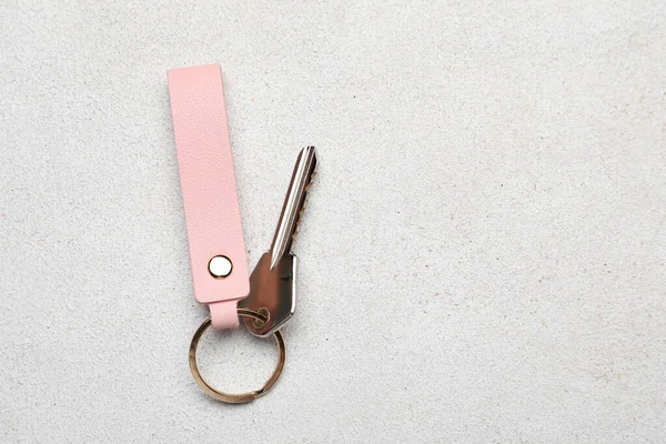 Key Leather Keychain Light Background — Stock Photo, Image