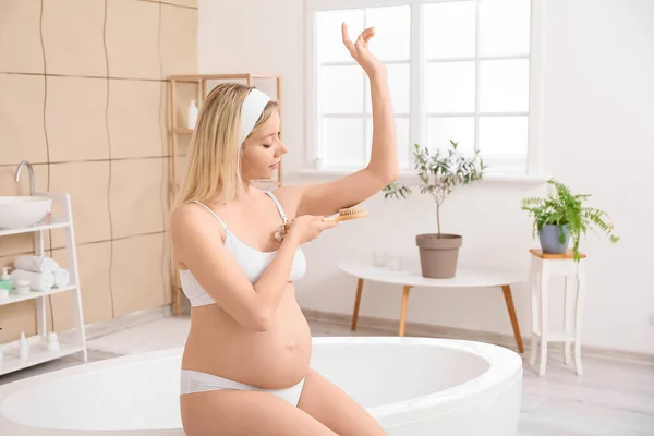 Beautiful Pregnant Young Woman Massage Brush Bathroom — Stock Photo, Image