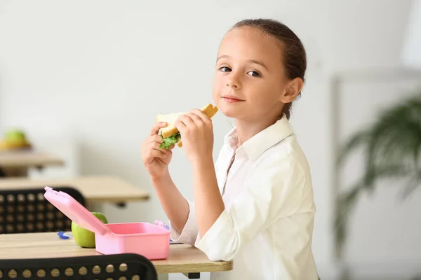 Carino Bambina Che Pranza Scuola — Foto Stock