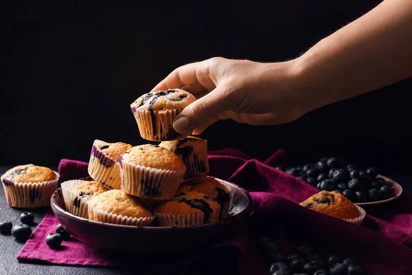 Female Hand Tasty Blueberry Muffins Dark Background — Stock Photo, Image