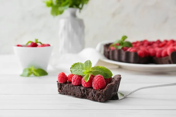 Spatula Piece Tasty Raspberry Pie Mint Light Wooden Table Closeup — Stock Photo, Image