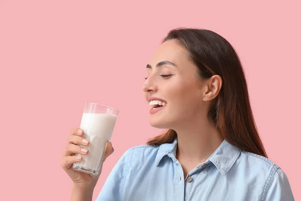 Young Woman Glass Fresh Milk Color Background — Stock Photo, Image