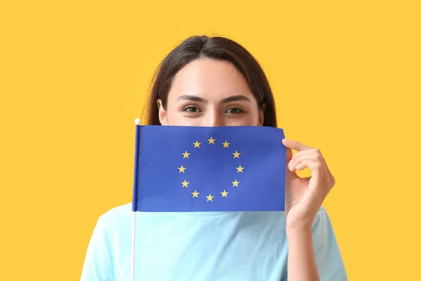 Mujer Joven Con Bandera Unión Europea Sobre Fondo Color —  Fotos de Stock