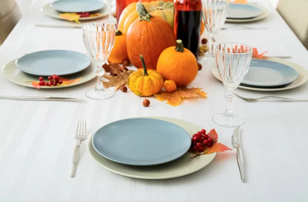 Stylish Table Serving Rowan Autumn Leaf Restaurant — Stock Photo, Image