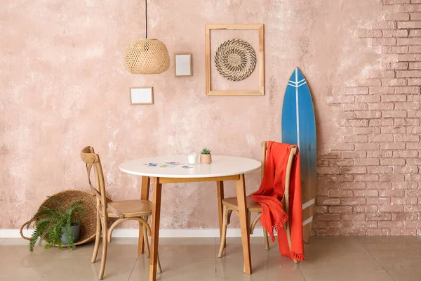 Interior Modern Dining Room Surfboard Color Wall — Stock Photo, Image