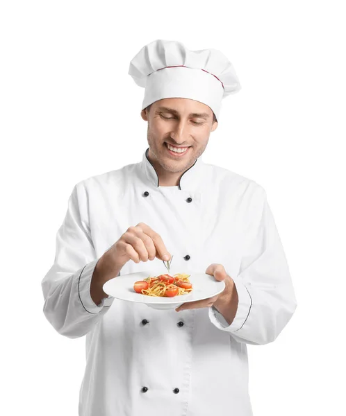 Chef Guapo Poniendo Romero Plato Con Pasta Sobre Fondo Blanco —  Fotos de Stock