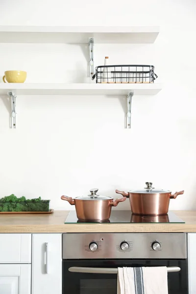 Copper Cooking Pots Stove White Wall — Stock Photo, Image