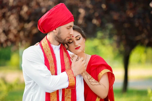 Hermosa Pareja Boda India Día Verano — Foto de Stock