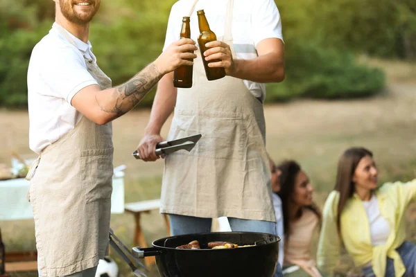 Young Men Drinking Beer Barbecue Party Summer Day — Stock Photo, Image