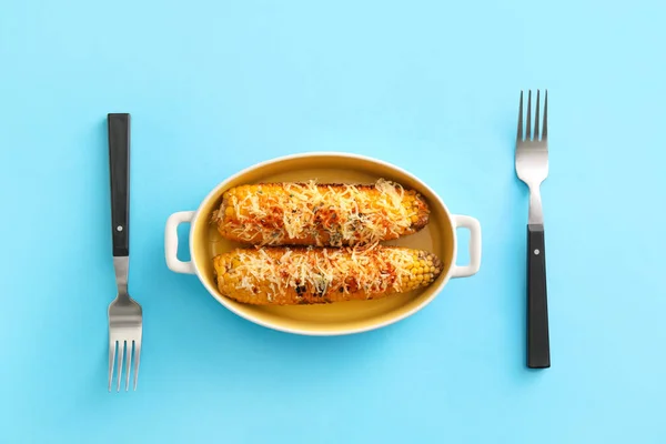 Baking Dish Delicious Elote Mexican Street Corn Blue Background — Stock Photo, Image