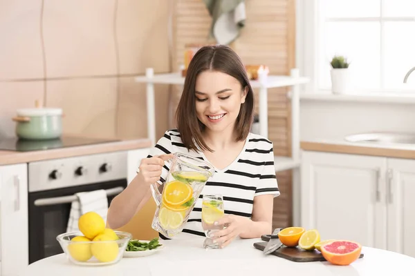Beautiful Young Woman Fresh Lemonade Home — Stock Photo, Image